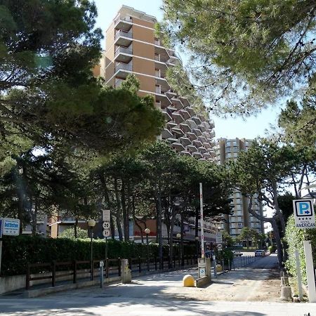 Splendido Attico, Piscina E Vista Mare Apartment Lignano Sabbiadoro Exterior photo